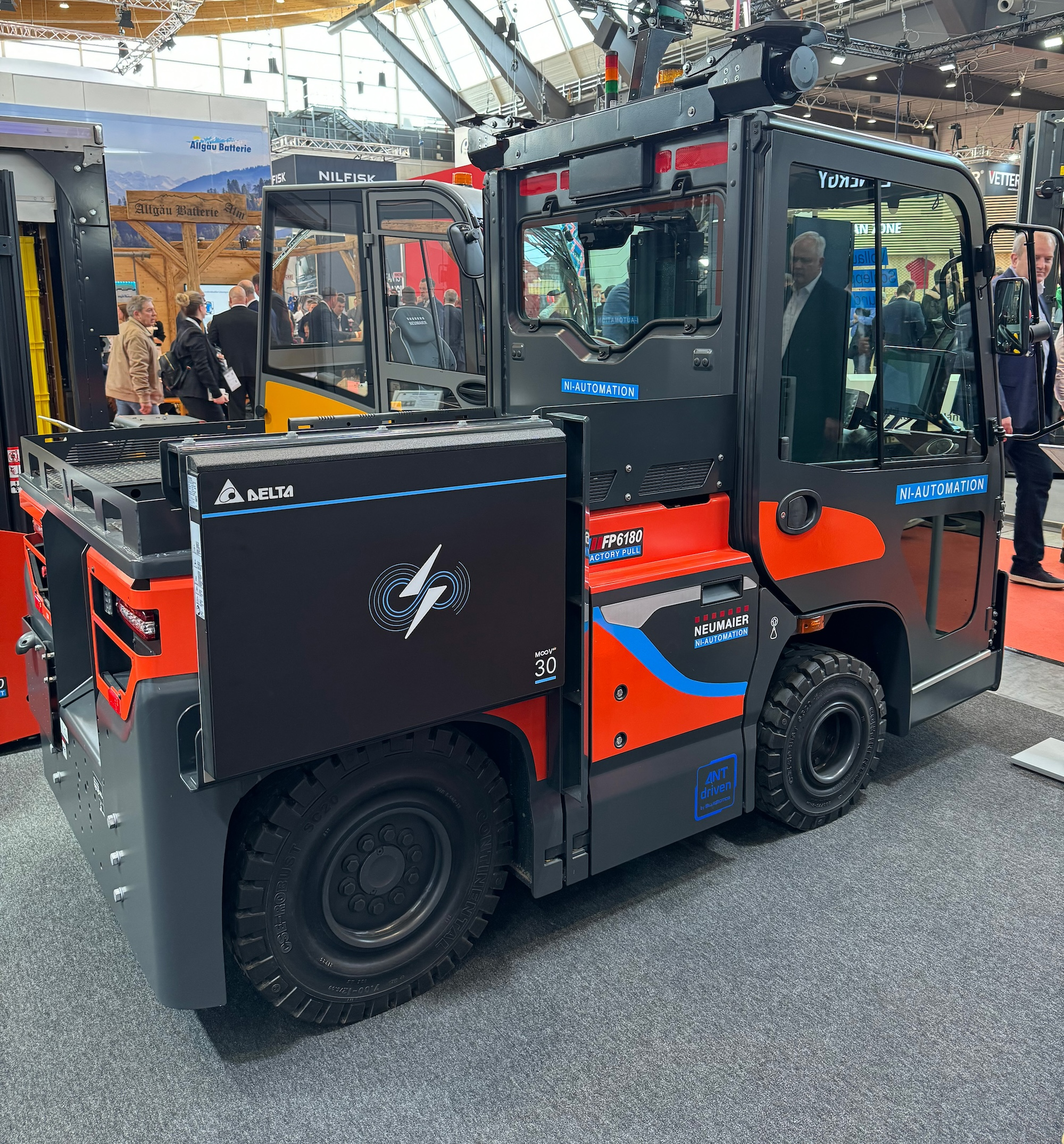 Wireless charging targets 24/7 outdoor intralogistics