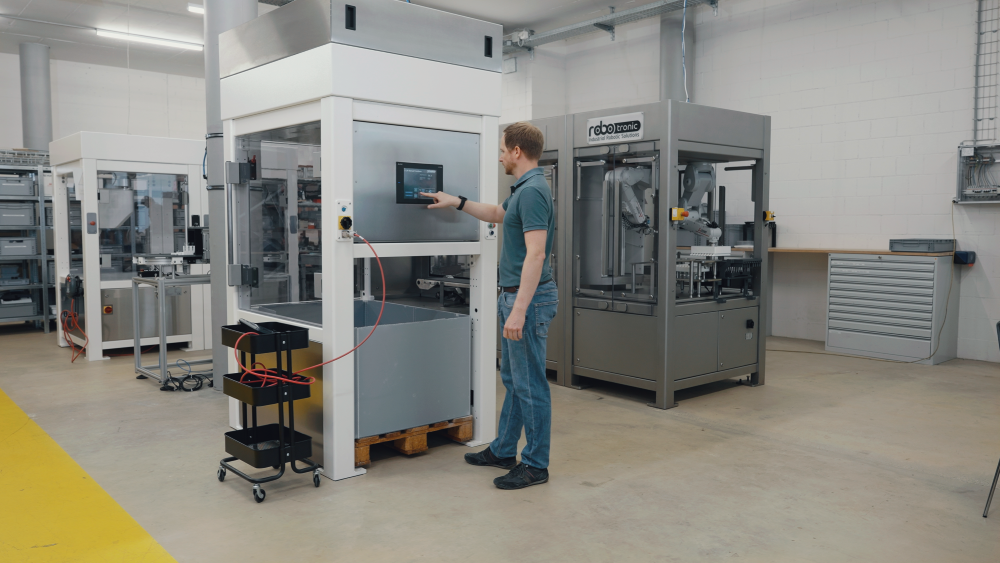 Robotronic and Mitsubishi target faster pharma palletising