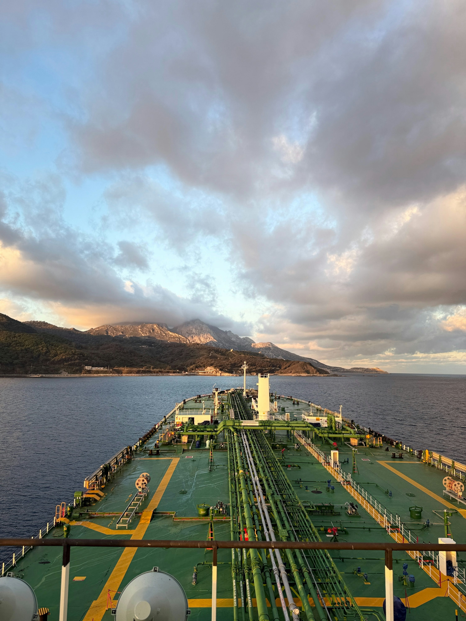 Iran blacklists 45 tankers over Hormuz rules