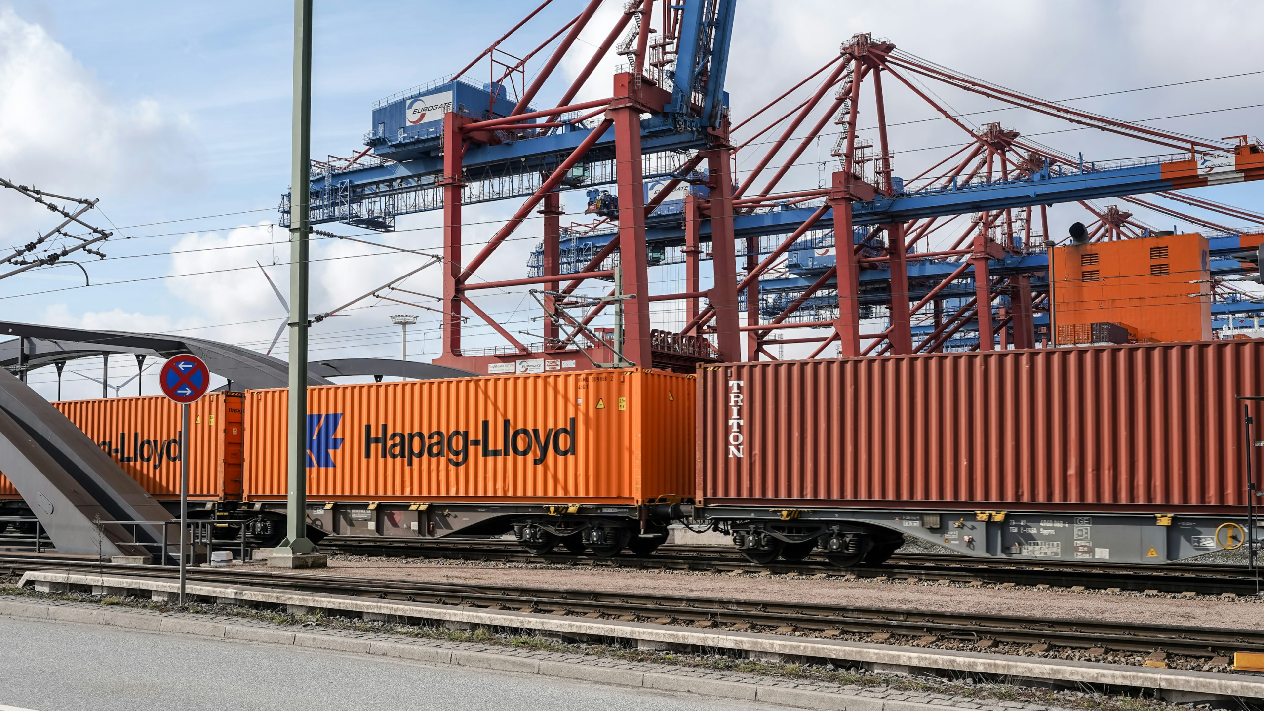 Adani launches Maersk multicarrier import train