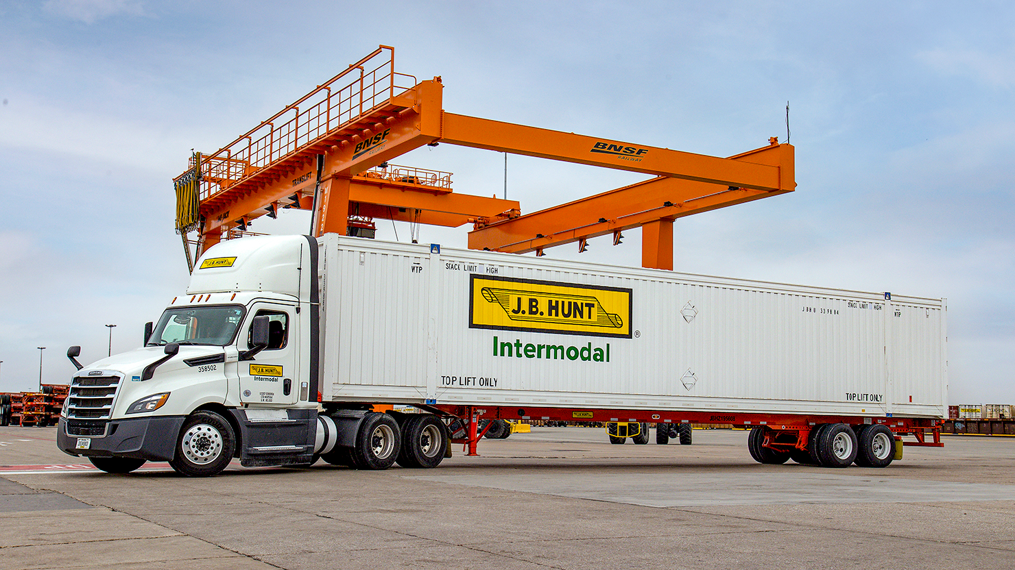 J.B. Hunt reports 18% eastern intermodal growth