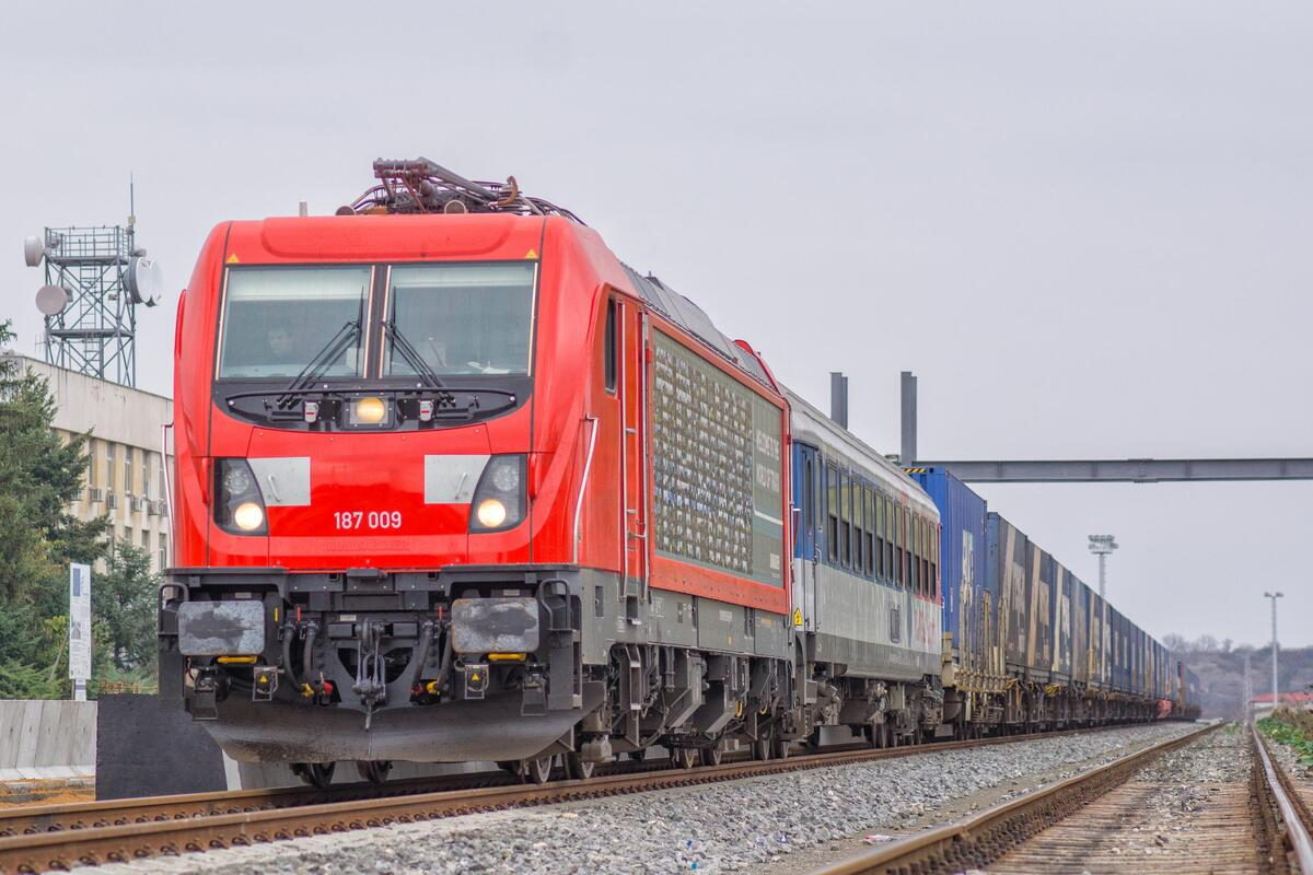 Alstom delivers 18 Traxx locomotives for CLIP freight network Alstom delivers 18 Traxx locomotives for CLIP freight network